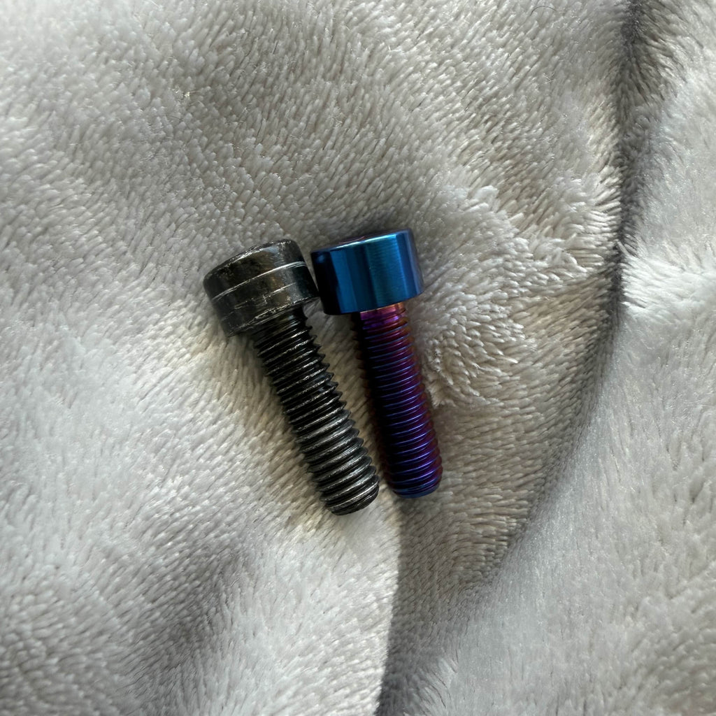 Tuttio Titanium Direct Mount Bolts